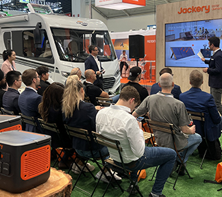 Jackery电小二光充户外电源2000 Plus