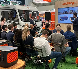 Jackery电小二光充户外电源2000 Plus